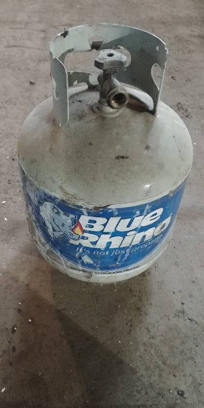lot 6683 image: 15 lb Propane Tank