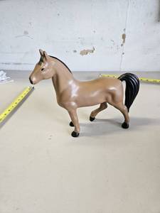 lot 149 image: Hand made horse out of ceramic or clay is pretty heavy in weight