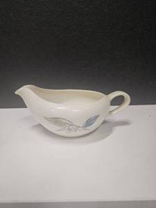lot 188 image: Antique Royal Windsor Gravy Boat dish