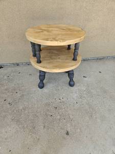 lot 221 image: Unique Round Wooden End Table