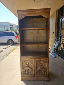 lot 225 image: Nice Wooden Display Shelf
