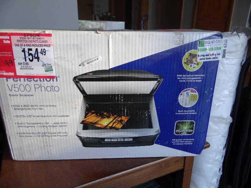 lot 6350 image: Epson V500 Photo Color Scanner
