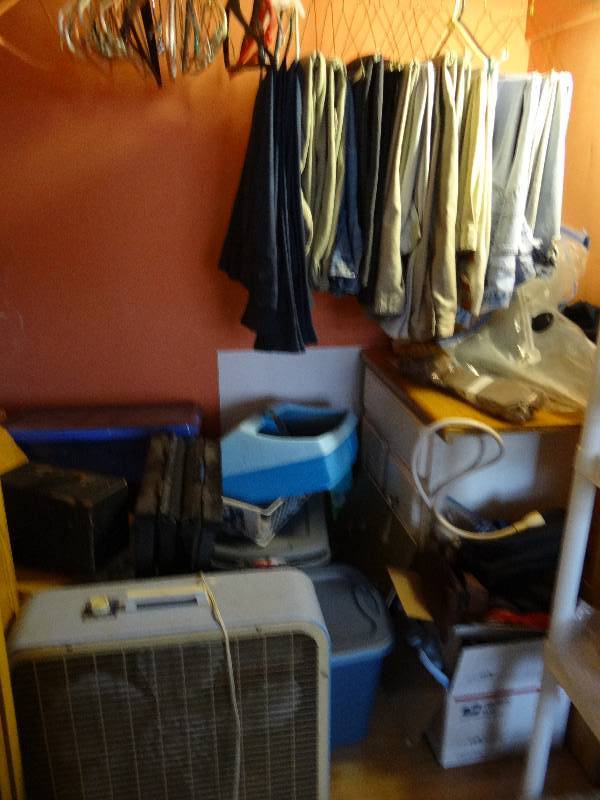 lot 6524 image: Contents of Closet