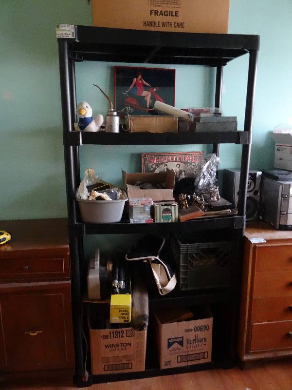 lot 6527 image: Shelf & Contents