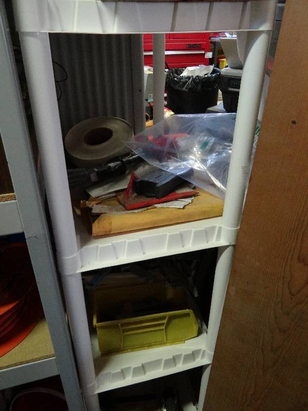 lot 6572 image: Plastic White Shelf, Contents & Bosch Router Bits Display Case