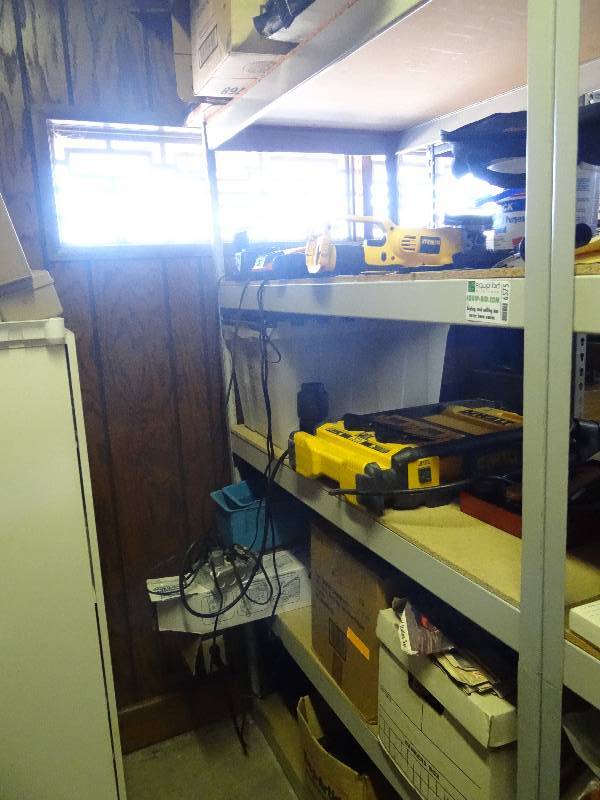 lot 6576 image: Large Metal Shelf & Contents