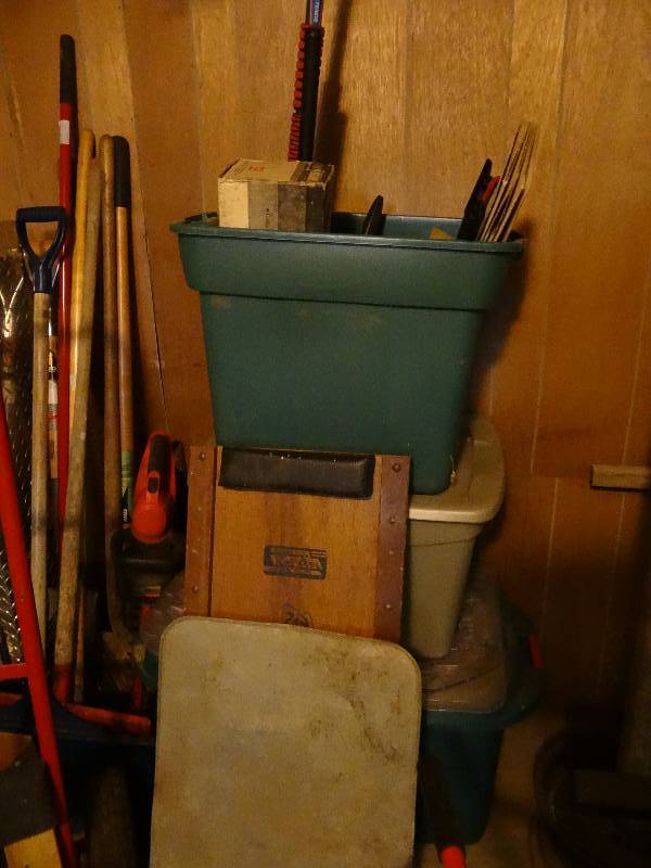 lot 6237 image: Creeper, Car Pan and Misc. Car Products In Totes