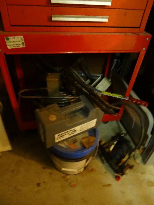 lot 6251 image: Misc Items Below Toolbox