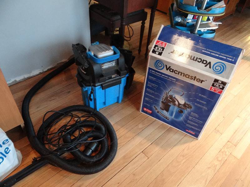 lot 6306 image: Vacmaster Wall Mount WetDry Vac