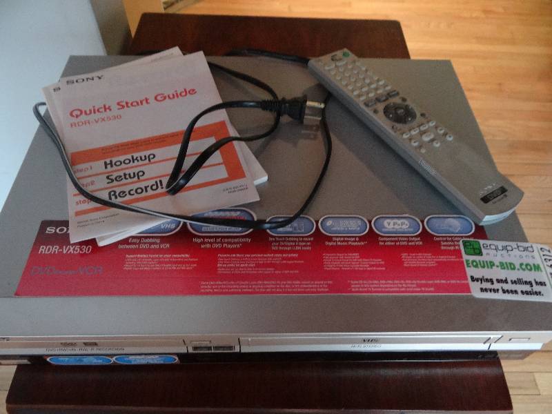 lot 6312 image: Sony Video Cassette RecorderDVD Recorder