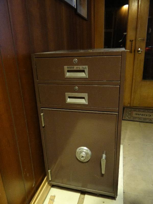 lot 6330 image: Diebold Incorporated Safe