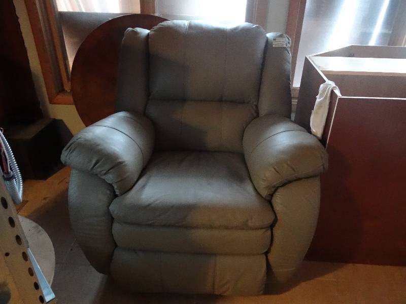 lot 6333 image: Grey Recliner