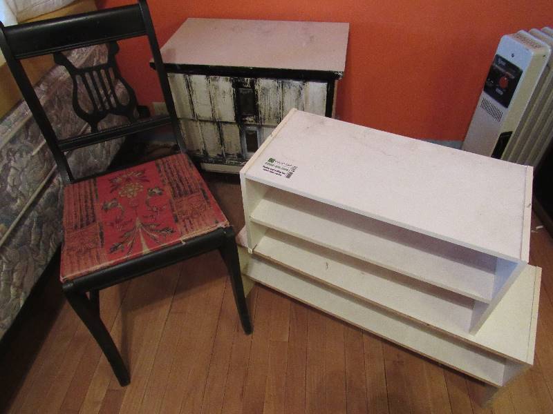 lot 6518 image: End Table, (2) Shelves, & Chair