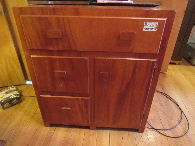 lot 6519 image: Dresser Stand