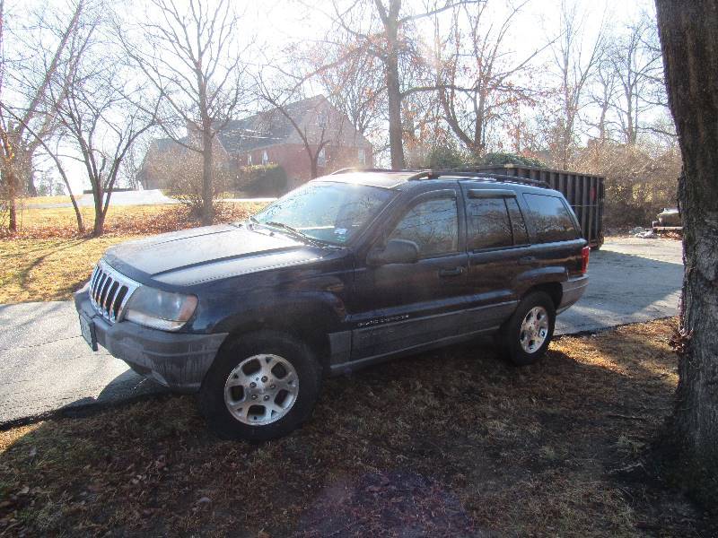 lot 6169 image: 2002 Jeep Cherokee