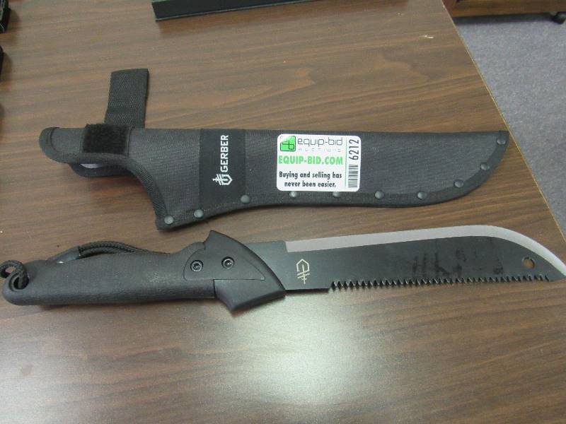 lot 6212 image: Gerber Knife & Case