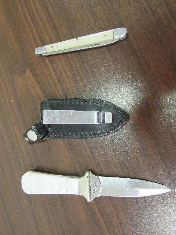 lot 6221 image: Pocket Knife  Knife & Case (See Pictures)
