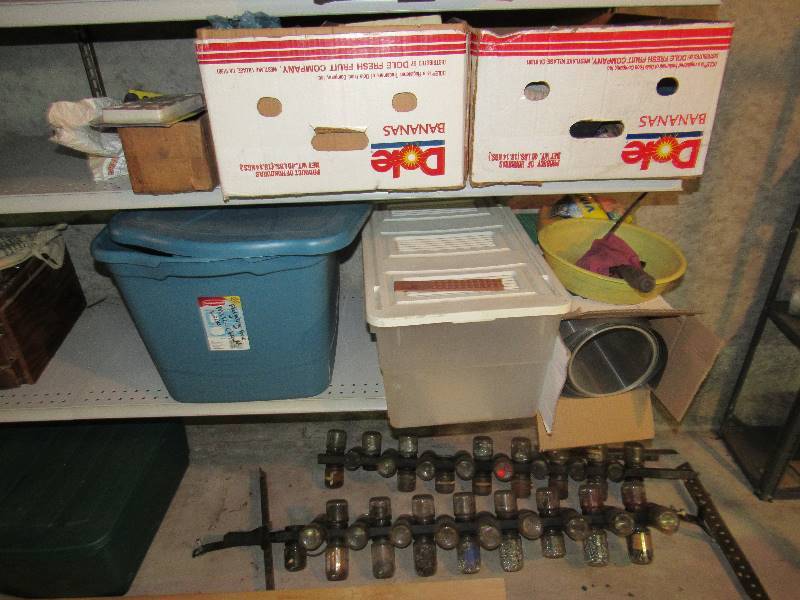 lot 6422 image: Contents of bottom (2) shelves and floor hardware organizer, wiring and flashing