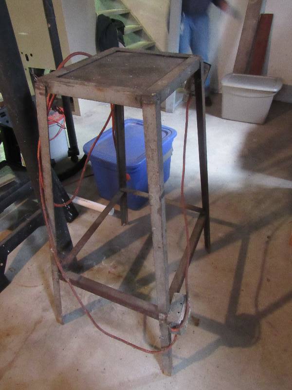 lot 6452 image: Metal tool stand with cord, 12 x 15 top x 41-12 tall