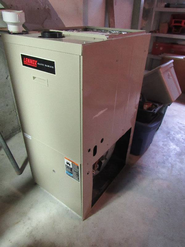 lot 6471 image: Lennox Elite Series Furnace G26, 100,000 BTUs, 28-12 x 21 x 46