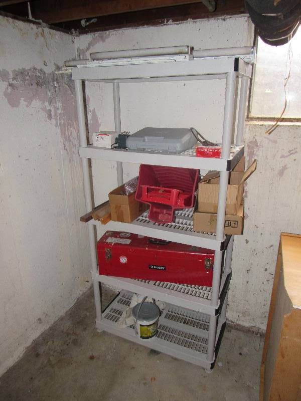 lot 6475 image: 4-tier plastic composite shelf and contents