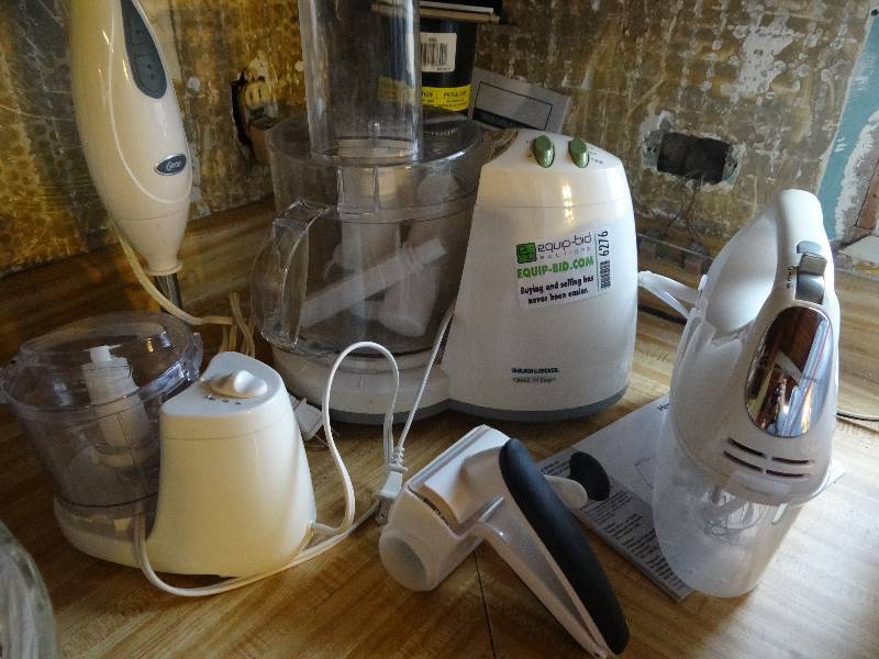 lot 6276 image: Lot of Small Appliances