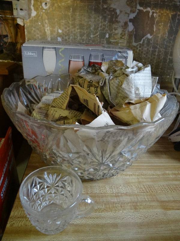 lot 6277 image: 12 Piece Toaster Stemware Set and Punch Bowl with 7 Glasses