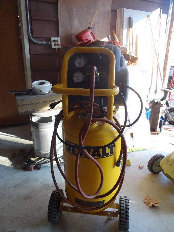 lot 6187 image: Dewalt Air Compressor