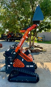 lot 20343 image: Unused AGT YSRT14 MINI SKID STEER STAND-ON COMPACT TRACKED LOADER 13.5HP CRAWLER