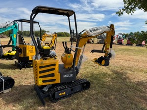 lot 20393 image: Unused AGT Model MX12R Mini Excavator