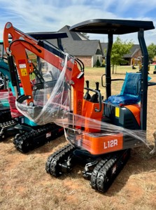 lot 20397 image: Unused  AGT L12R Mini Excavator 1 Ton Digger 13.5HP Crawler Briggs&Stratton Engine Gas EPA