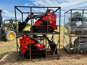 lot 20400 image: Unused LRT23 Mini Skid Steer 23HP Engine 1900LB