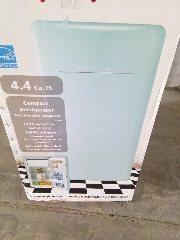 Magic Chef 4 4 Cu Ft Mini Fridge In Mint Green Hmcr440me The Home Depot