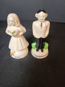 lot 122 image: Vintage Before and After Marriage Salt & Pepper Shaker Set (Marked Japan)