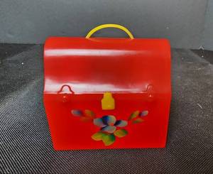 lot 136 image: Vintage Starke Design Plastic Salt & Pepper Shakers Set Lunchbox with Thermos 1950s-1960s