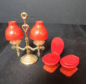 lot 137 image: Vintage Red Tole Painted Lamps on Gold Base Salt & Pepper Shakers (made in USA) and Vintage Red Toilet Salt & Pepper Shakers