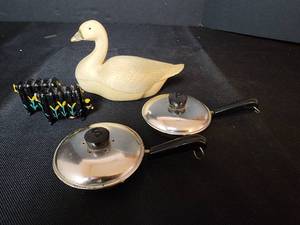 lot 141 image: Vintage 1950s Brillium Frying Pan Salt & Pepper Shaker Set, MCM Radiator Salt & Pepper Shakers, and Goose Salt & Pepper Shaker Set
