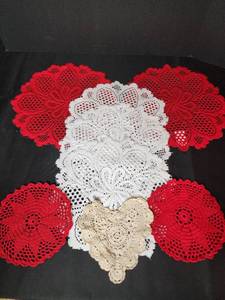 lot 164 image: Doilies