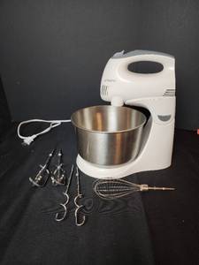 lot 165 image: Ambiano 4qt. Stand Mixer (Complete)