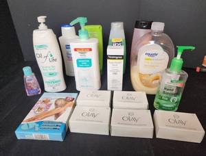 lot 188 image: Womens Body Wash, Bar Soaps, Hand Soap, Shampoos, and Lotion