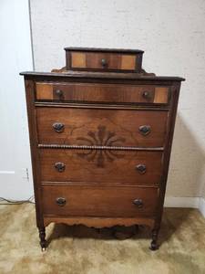 lot 7 image: Antique 1927 Charles Crook Furniture Co. Hutchinson, Ks Chest of Drawers 32x18x50 (matches lots 5 and 6)