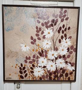 lot 9 image: Canvas Painting 37x37