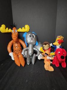lot 212 image: Stuffed Animals