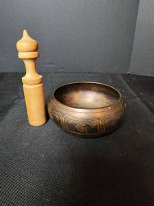 lot 227 image: Vintage Tibetan Singing Bowl