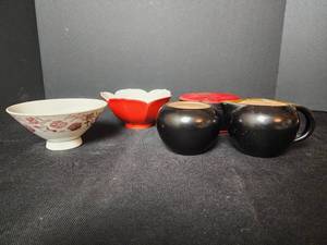 lot 233 image: Oriental Decor (Jewelry Box Zipper is Broken)