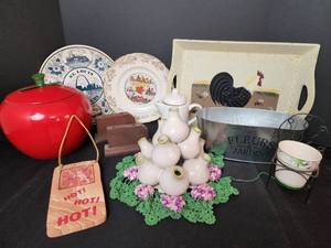lot 248 image: Home Decor