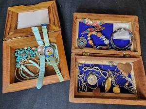 lot 270 image: (2) Wooden Jewelry Boxes with Contents