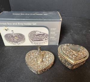 lot 271 image: Silver Plated Trinket Box and Ring Holder Set