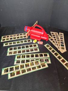 lot 298 image: Vintage Give-a-Show Projector and Slides (untested)