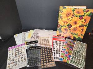 lot 305 image: New Scrapbook and 12x12 Scrapbooking Paper